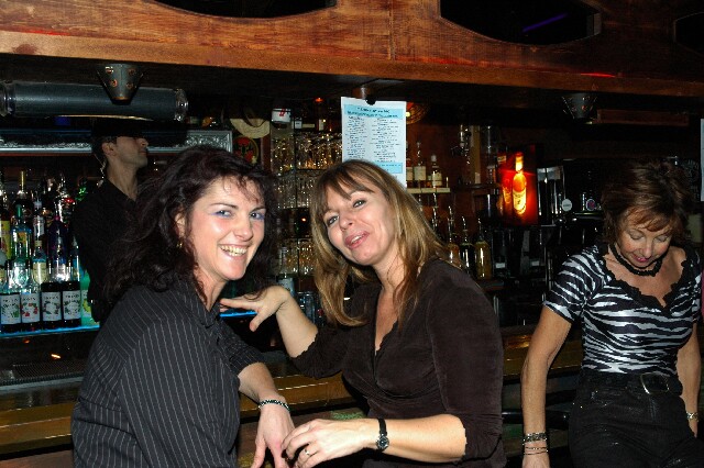 min 2005 12 18 sharkys 083